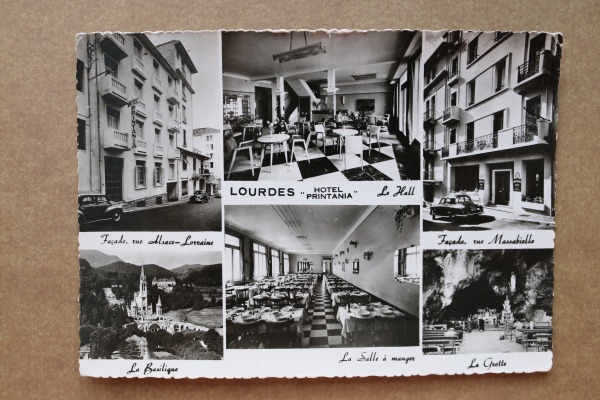 Ansichtskarte AK Lourdes 1959 Hotel Printania Massabielle Grotte Wallfahrt Straßen Saal Ortsansicht Frankreich France 65 Hautes Pyrenées